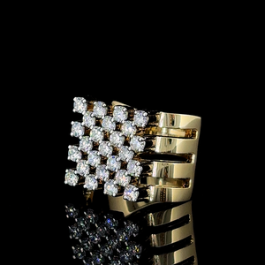 Bague de luxe pour homme en or avec motif diamant – Bijoux de créateur haut de gamme pour homme - Product Image 2