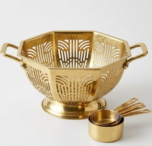 Colador Multiusos de Metal Dorado con Asas y Diseño Art Deco, Colador para Frutas y Verduras, Utensilios de Cocina para el Hogar - Product Image 1