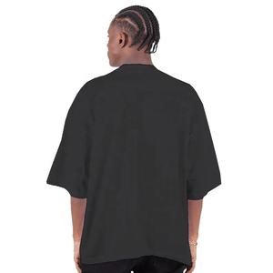 Camiseta Negra Oversize de 300 Gsm con Logotipo Personalizado al por Mayor, Camiseta para Hombre de Algodón 100% de Peso Pesado con Hombros Caídos - Product Image 2
