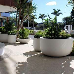 Grandes jardinières et bacs à fleurs minimalistes en fibre de verre pour jardins extérieurs, maisons et hôtels - Écologiques - Product Image 2