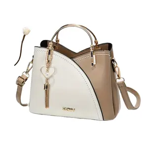 Barato muy hermoso Guangzhou mercado diseñador chica joven mujer señoras elegante dejar verde y blanco bolso de mano para mujer