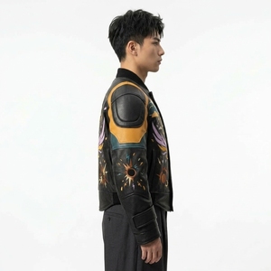 Chaqueta Bomber de Cuero Genuino para Hombre con Bordado a Mano y Patrones Coloridos, Cuello Camisero, Cierre de Cremallera, Estilo Otoñal - Product Image 3
