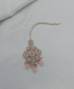 Exquisito Conjunto de Joyería Nupcial Chapado en Oro Rosa con Zirconia, Collar Gargantilla, Pendientes y Maang Tikka para Bodas Étnicas y Fiestas - Product Image 5