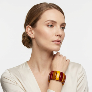 Brazalete de Resina con Flores en Amarillo, Marrón y Rojo, Joyería Artística Decorativa, Escultura Coleccionable Hecha a Mano - Product Image 1
