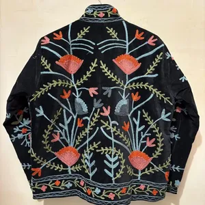 Chaqueta Suzani de terciopelo negro hecha a mano con bordado floral de jardín, cuello alto, abrigo de moda étnica para mujer - Product Image 5