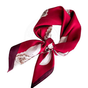 Pañuelo de seda con diseño cuadrado estampado para ocasiones informales, oficina, viajes y accesorios de moda para el día a día. - Product Image 4