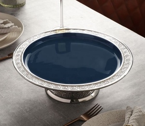 Présentoir à gâteau en aluminium de qualité supérieure Finition argentée élégante avec dessus en émail bleu Conception de piédestal durable Parfait pour l'affichage des desserts - Product Image 1