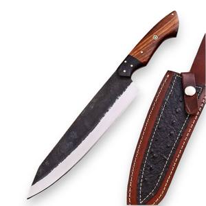 Couteau de chef professionnel en acier Damas forgé à la main, ambidextre, manche ergonomique en bois de rose, bolster en G10 Micarta, étui inclus - Product Image 1