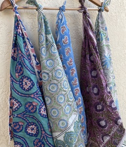 Bandanas indiens imprimés à la main en coton, foulards bohèmes, foulards floraux pour cheveux, accessoires légers d'été, bandeaux pour cheveux, foulards pour le cou - Product Image 4