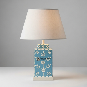 Lampe de table artisanale avec incrustation florale bleue |   Éclairage décoratif design pour la maison - Product Image 1