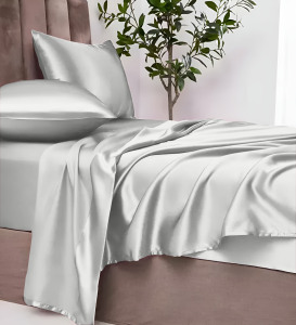 Ensemble de draps en satin argenté élégant avec taies d'oreiller douces, collection de literie moderne de luxe pour la chambre à coucher - Product Image 3