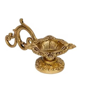 Lámpara de aceite de latón hecha a mano, diseño clásico, estilo étnico, decoración para Diwali, Pooja, rituales, templo, uso doméstico. - Product Image 6