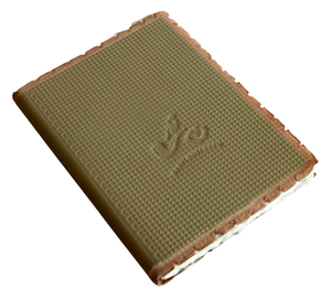 Journal en cuir de chèvre TC avec couverture en papier recyclé fait main, reliure rigide vintage, design gaufré - Product Image 1