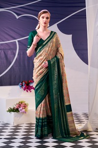 Sari indien en soie Tussar fantaisie à imprimé floral et travail en feuille d'or pour les occasions festives et de mariage, et également pour un usage décontracté pour les femmes. - Product Image 3