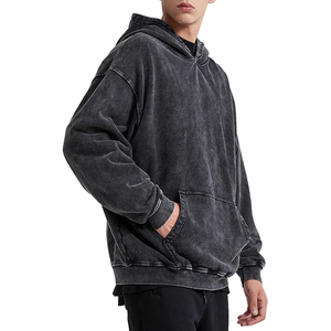 Sweat-shirt à capuche noir de luxe pour homme, en molleton épais, coupe oversize, style vintage, uni, effet délavé minéral - Product Image 4