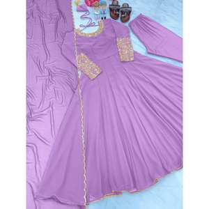 2XL Party Wear Anarkali Gown avec Dupatta & Bottom pour des tenues élégantes - Product Image 3