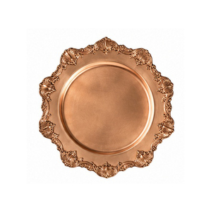 Assiette décorative en cuivre martelé, motif floral gravé au centre, bordure artisanale, style vintage, écologique, pour mariage, sous-plat en métal - Product Image 3