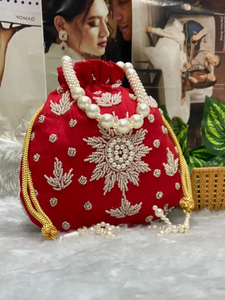 Pochette Potli de Luxe Faite Main par un Designer, Écologique, en Soie Brodée et Perles, avec Fermeture à Rabat en Coton, pour Femme, Mariage et Cérémonie - Product Image 3