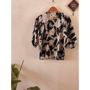 Chemisiers et blouses élégants pour femmes Peacock Garden - Product Image 1