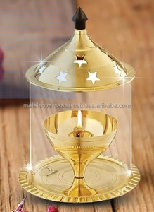 โคมไฟอัคฮันด์ดียา ทองเหลืองชุบลายสัมผัสศิลปะ พร้อมกระจก ลายพื้นเมือง พิมพ์ดิจิทัล สำหรับตกแต่งบ้านในเทศกาลดีวาลี ของขวัญ ตกแต่งสีทอง - Product Image 2