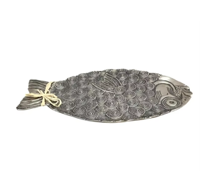Plateau décoratif en métal en forme de poisson, motif écailles spirales en relief, finition argent antique, fabricant sur mesure, vente en gros - Product Image 4