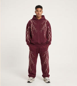 Conjunto de Sudadera con Capucha y Pantalones Azul Granate para Hombre con Patrón Bordado de Rayo, Chándal Estilo Urbano - Product Image 1