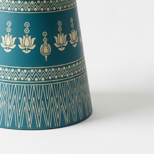Mesa Auxiliar Artesanal con Incrustaciones de Hueso – Mesa Redonda Azul Turquesa con Patrón Floral, Taburete Decorativo de Lujo para Sala de Estar - Product Image 4
