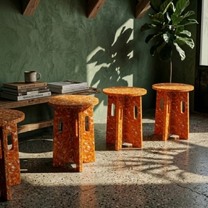 Taburete Otomano Moderno y Contemporáneo, Plegable, Modular, Apilable, Portátil, Hecho de Plástico Reciclado, Sostenible, Duradero y Multifuncional - Product Image 5
