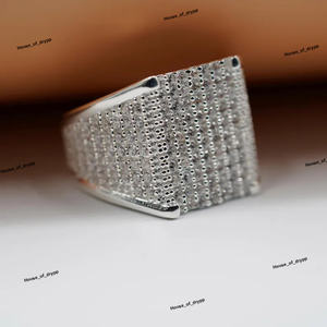 Anillo Cuadrado de Plata 925 con Moissanita y Diamantes, Anillo de Declaración Totalmente Cubierto de Piedras para Hombre, Estilo Hip Hop Audaz y Brillante - Product Image 4
