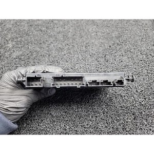 ECU และโมดูลคอมพิวเตอร์มือสองสำหรับรถยนต์ C-class รุ่น A2048209785 - Product Image 3