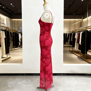 Robe longue élégante en mousseline de soie à imprimé floral rouge, sans manches, col carré, pour soirée d'été - Product Image 5