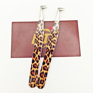 Pinzas Profesionales para Extensión de Pestañas, Acero Inoxidable, Volumen de Pestañas, 90 Grados, OEM, Pinzas con Estampado de Guepardo - Product Image 3