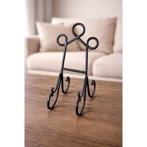 Soporte moderno de hierro para presentación elegante de platos, premios y artículos decorativos. - Product Image 1