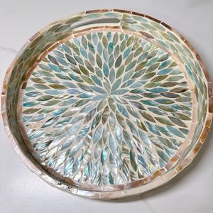 Bandejas Decorativas Contemporáneas de Nácar con Diseño Limpio y Elegancia Natural de Concha - Product Image 4