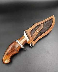 Couteau de chasse Bowie en acier Damas fait main sur mesure avec étui en cuir véritable, couteau de survie pour le camping en plein air - Product Image 2