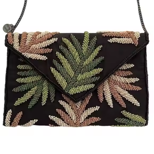 Bolso de mano tipo sobre clásico con flores bordadas y cuentas, moderno, de lujo, para mujer, ideal para bodas, eventos y fiestas. - Product Image 2