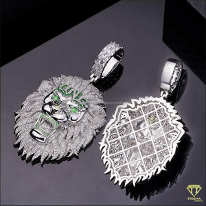 Colgante con diseño de cara de león en plata de ley 925 con piedras de diamante de laboratorio VVS para joyería hip hop. - Product Image 3
