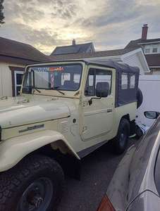 FOURNISSEUR GLOBAL DE VOITURES D'OCCASION AMÉLIORÉES Land-Cruiser FJ40 1972/73 POUR USAGE GÉNÉRAL - Product Image 1