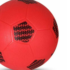 Fabricant de matériel sportif avec impression de logo personnalisée, ballon de football haute performance de couleur personnalisée, taille personnalisée, TPU, fabriqué au Pakistan. - Product Image 4