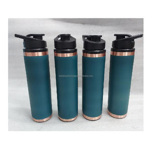 Bouteille d'eau en cuivre naturel conçue pour une consommation quotidienne, favorisant le bien-être et renforçant l'immunité. - Product Image 6