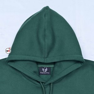 Sweat-shirt à capuche en molleton de coton vert pour homme, personnalisé avec logo brodé sur la poche avant, coupe décontractée, idéal pour l'automne - Product Image 3