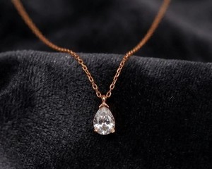 Collier Pendentif en Zircon Poire Plaqué Or 18K, Bijou Minimaliste de Protection, Élégant Cadeau en Pierre Précieuse pour Femme - Product Image 1
