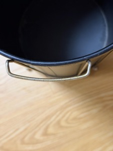 ถังขยะโลหะสีดำพร้อมขาตั้งสีเงิน เหมาะสำหรับบ้านสมัยใหม่และการตกแต่งภายในระดับพรีเมียม จากอินเดีย - Product Image 5