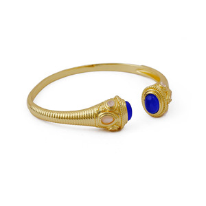กำไลข้อมือแบบปรับได้ประดับหยกสีน้ำเงินและแคลซิโดนีสีชมพู ชุบทอง 18K งานแฮนด์เมด เครื่องประดับคลาสสิก ของขวัญสำหรับเธอ - Product Image 3