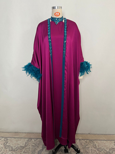 Robe de soirée ample de luxe AN11750, style vintage, violette, coupe trapèze, longueur cheville, pour l'Aïd et le Ramadan, ensemble 2 pièces : Abaya papillon + Cape à plumes - Product Image 6