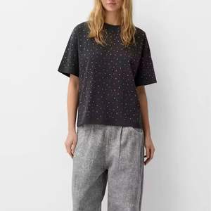 T-shirt personnalisé streetwear 160g avec strass, 100% coton, délavage acide vintage, manches courtes, col rond, anti-rétrécissement, motif frontal - Product Image 3