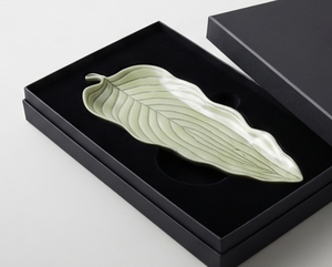 Plateau de service élégant fait main en forme de feuille verte, finition polie, plat décoratif pour la maison, les mariages, les événements, les restaurants et les cadeaux - Product Image 6