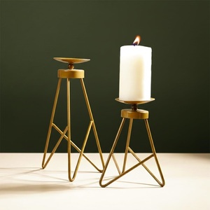 Nueva Colección de Portavelas de Hierro Dorado Pulido, Estilo Moderno, Hechos a Mano, Duraderos, Juego de 2 para Decoración del Hogar - Product Image 2