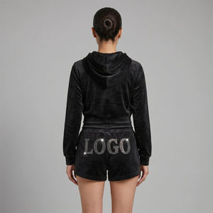 Conjunto de Sudadera Corta con Cremallera Completa y Manga Larga de Terciopelo Negro Sólido para Mujer y Pantalones Cortos con Pedrería, Venta al por Mayor OEM ODM - Product Image 5