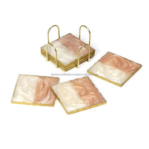 Sous-verre en résine avec tranches d'agate ronde polie et bord doré pour café, par Fashion Craft India - Product Image 2